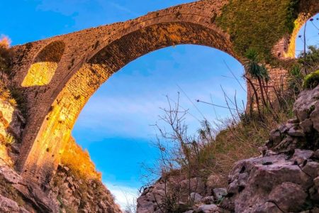 City Tour (Old Bazaar – St. Sotir Church – Ali Pasha Bridge)